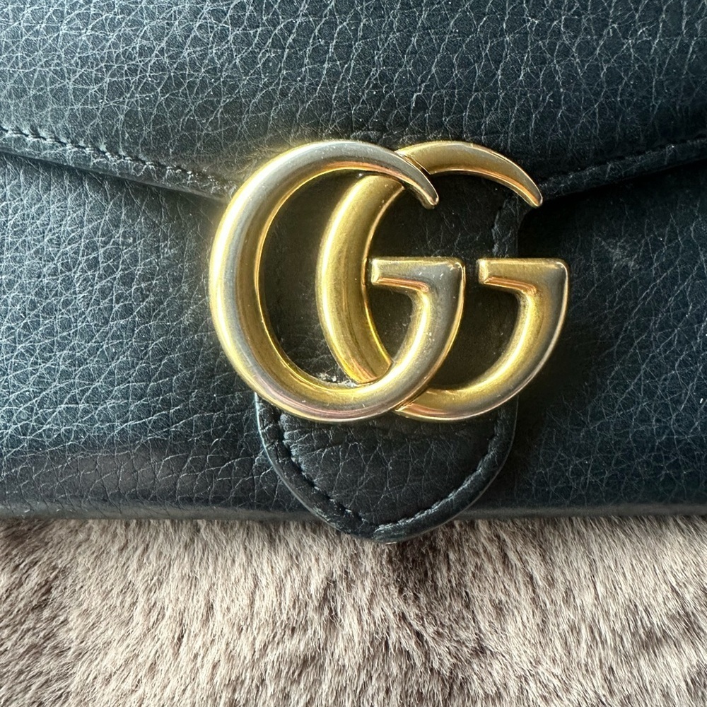 Gucci Marmont Continental Flap Black Pebbled Leather Wallet - Picture 2 of 11